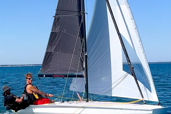 BirdyFish Vliegen over het water foiling zeilen 7.jpg 