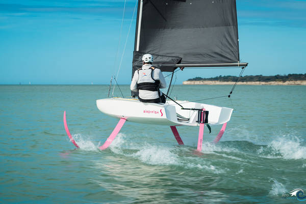 BirdyFish S   Vliegen over het water foiling zeilen 1.jpg 