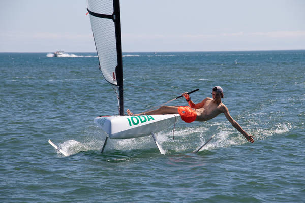 IODA by BirdyFish Vliegen over het water foiling zeilen 6.jpg 